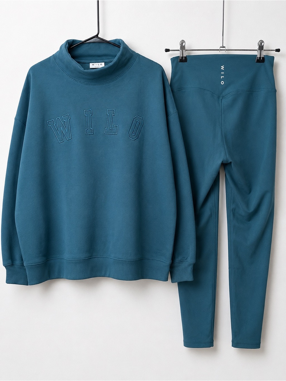 Wilo the Label Funnel Neck & Leggings Set $166 retail NWT
